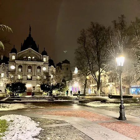 דירה Cozy Medieval Nest