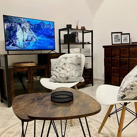 Cozy Medieval Nest דירה