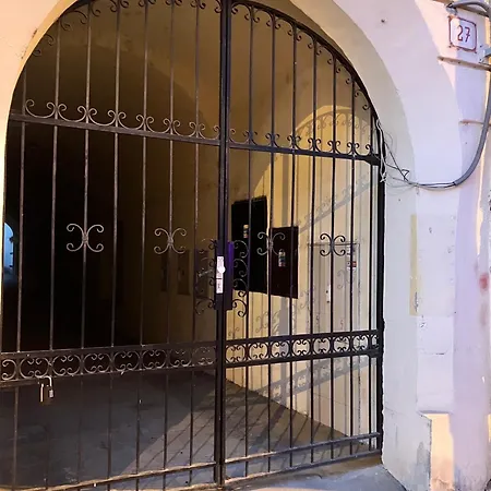 Cozy Medieval Nest דירה *